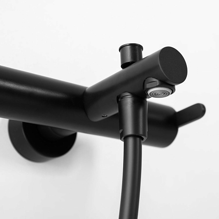 Смеситель для ванны с душем Cezares Leaf LEAF-VD-NOP черный матовый